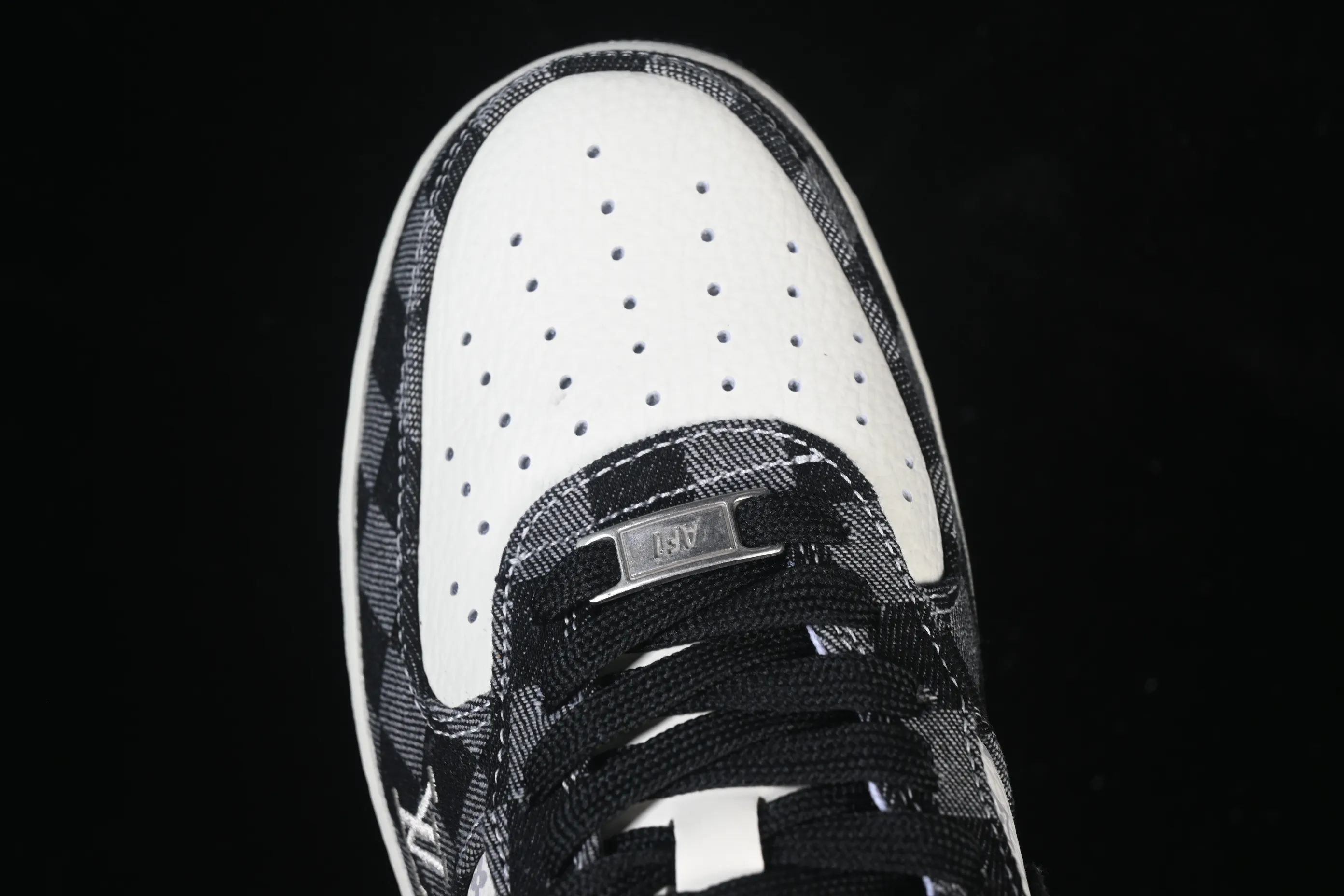 All categories Nk Air Force 1 Air Force series Nk Air Force 1 Low Air Force low-top Nike Air Force 1'07 Low LV joint white and black Air Force 1 low-top casual sneakers YF9511-817
